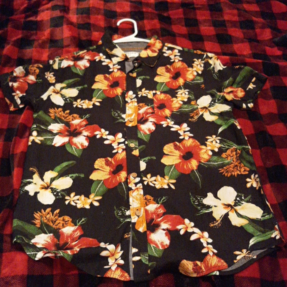 Short sleeve button up